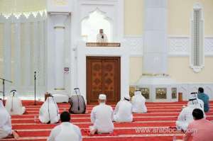 peoples-celebrating-eid-al-fitr,-by-maintaining-social-distancingqatar