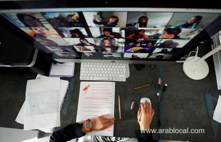 ministry-issues-directives-to-all-public-schools-to-adopt-e-learning-_qatar