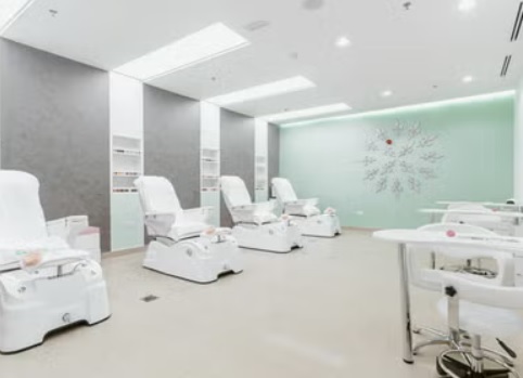 Salon Fleur De Lis, Qatar