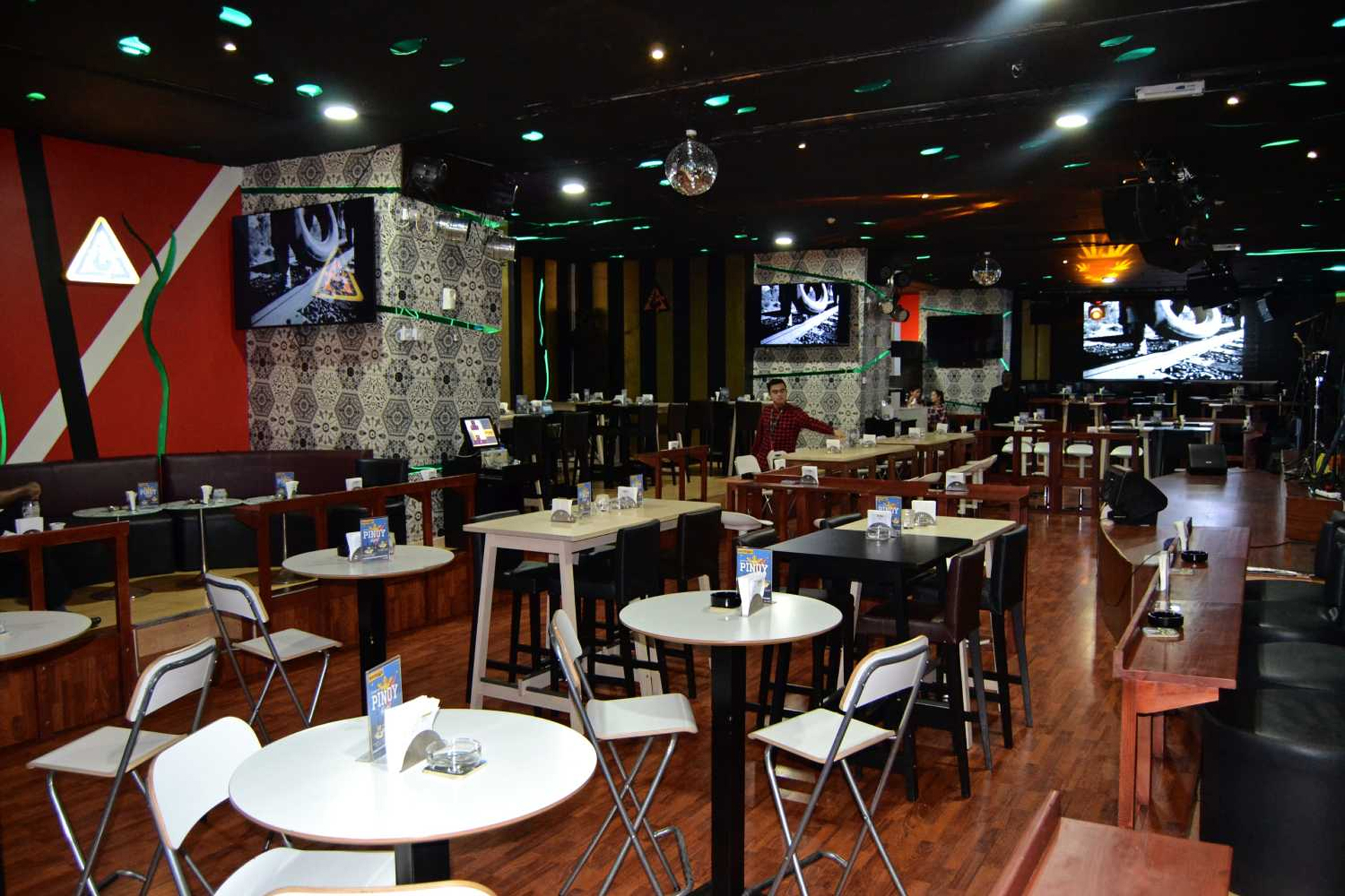 Krossroads Club, Qatar